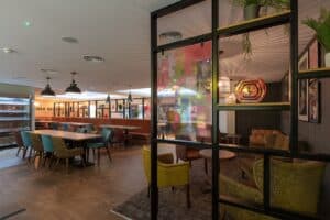 Bistro glass partition